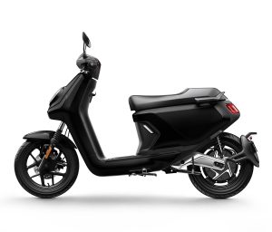 Niu lancia il nuovo scooter elettrico MQi GT EVO