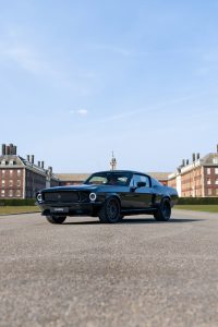 Anteprima mondiale di Electric Mustang di Charge Cars al Salon Privé di Londra