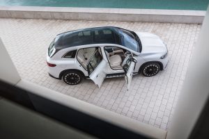 EQS SUV segna un altro tratto di strada verso l’elettrificazione di Mercedes Benz