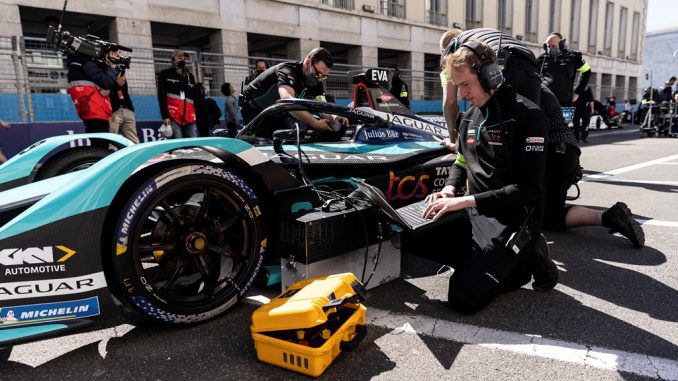 Jaguar TCS Racing rivela come lavorano gli ingegneri nel software della Formula E