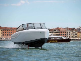 Candela presenterà il primo aliscafo daycruiser ad alta velocità, il modello Candela C-8 elettrico, durante il Salone Nautico di Venezia.