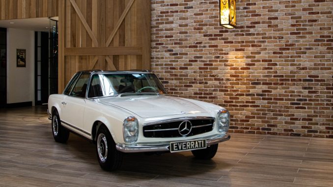 Iconici modelli Mercedes Benz restaurati ed elettrificati da Everrati in partnership con Hilton & Moss