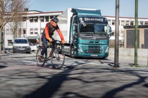 Volvo Trucks verso zero emissioni e zero incidenti