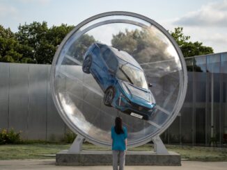 Nuova Peugeot 408 fa girare la testa nella “sfera”