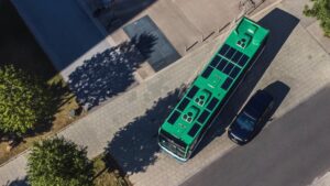 Svelato il design di produzione di Sion Solar e Solar Bus Kit