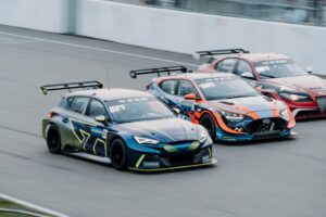 Cupra EKS e Adrien Tambay FIA ETCR sono campioni della Coppa del Mondo eTouring Car