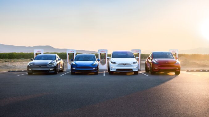Tesla richiama oltre un milione di veicoli