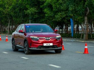 Vinfast consegna i suoi primi 100 SUV elettrici VF 8 in Vietnam