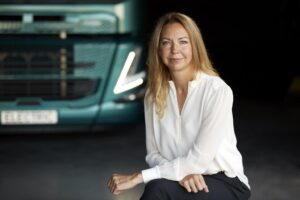 Nel 2025 Volvo Trucks inizierà test dei camion a fuel cell con i clienti