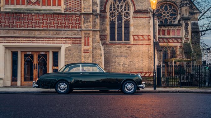 Lunaz Design svela una Bentley S2 Continental del 1961