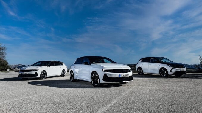 Le nuove Opel GSe, punte di diamante della gamma Opel Astra e Grandland