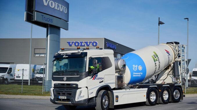 Prima autobetoniera elettrica consegnata da Volvo Trucks a Cemex