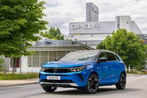 Investimento di 130 milioni da Stellantis per il successore elettrico di Opel Grandland