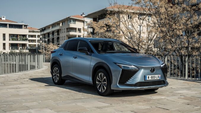 Lexus RZ 450e, primo modello del brand sviluppato originalmente elettrico