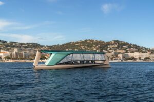 Il produttore di barche Tyde ha presentato The Icon al porto di Cannes