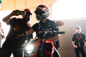 Donazione da Verge Motorcycles alla Fondazione Principessa Charlene di Monaco