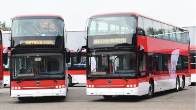 BYD consegna i primi autobus elettrici a due piani in Cile e nel continente