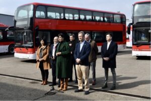BYD consegna i primi autobus elettrici a due piani in Cile e nel continente