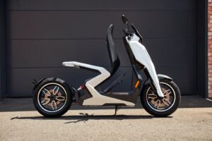 Zapp ha registrato due brevetti per la sua i300 Electric Urban Motorcycle