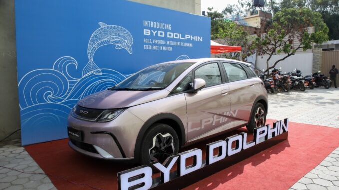 BYD introduce il modello Dolphin in Nepal