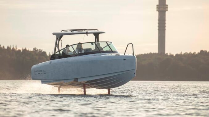 La barca elettrica Candela batte il record mondiale, copre 483 miglia (777 km) in un giorno