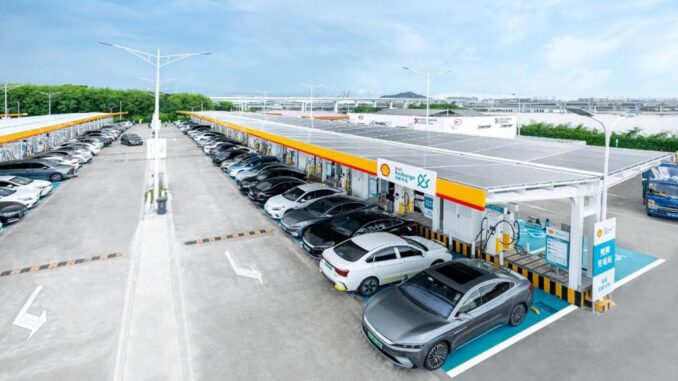 Shell inaugura a Shenzhen la sua più grande stazione di ricarica di EVs