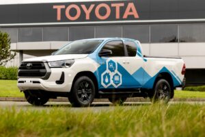 Toyota svela in Gran Bretagna il prototipo Hilux elettrico a fuel cell