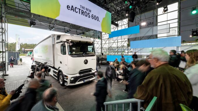 Presentato il camion elettrico Mercedes Benz eActros 600