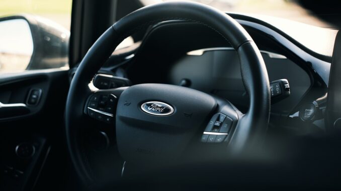 Ford Tourneo Custom: la guida è più esclusiva, con il noleggio a lungo termine