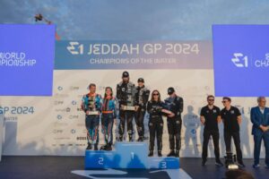 Tom Brady è il primo vincitore in assoluto del Campionato Mondiale UIM E1 a Jeddah