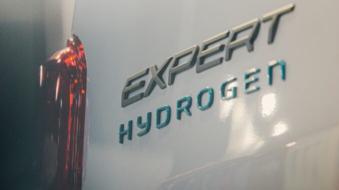 Flotta di Peugeot e-Expert Hydrogen a Hysetco
