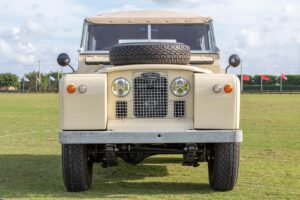 Everrati consegna la prima classica Land Rover elettrica negli Stati Uniti