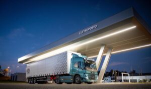 Volvo Trucks amplia l’offerta di camion elettrici