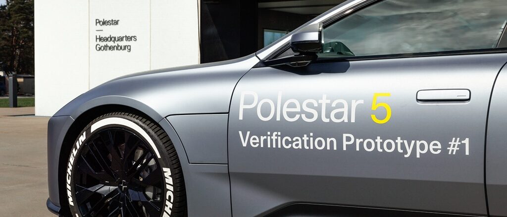Il prototipo Polestar 5 si ricarica dal 10 all'80% in 10 minuti