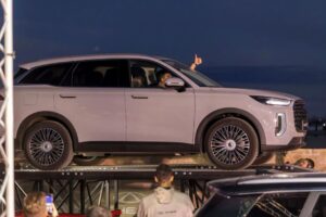 Chery testa la batteria della Tiggo 9 CSH in acqua salata a Costanza