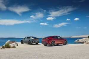 Estroversa, inconfondibile e completamente elettrica, è la nuova BMW iX4