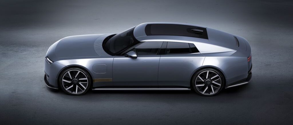 Jaguar conquista lo skyline di New York con l’elettrica Jaguar Type 01